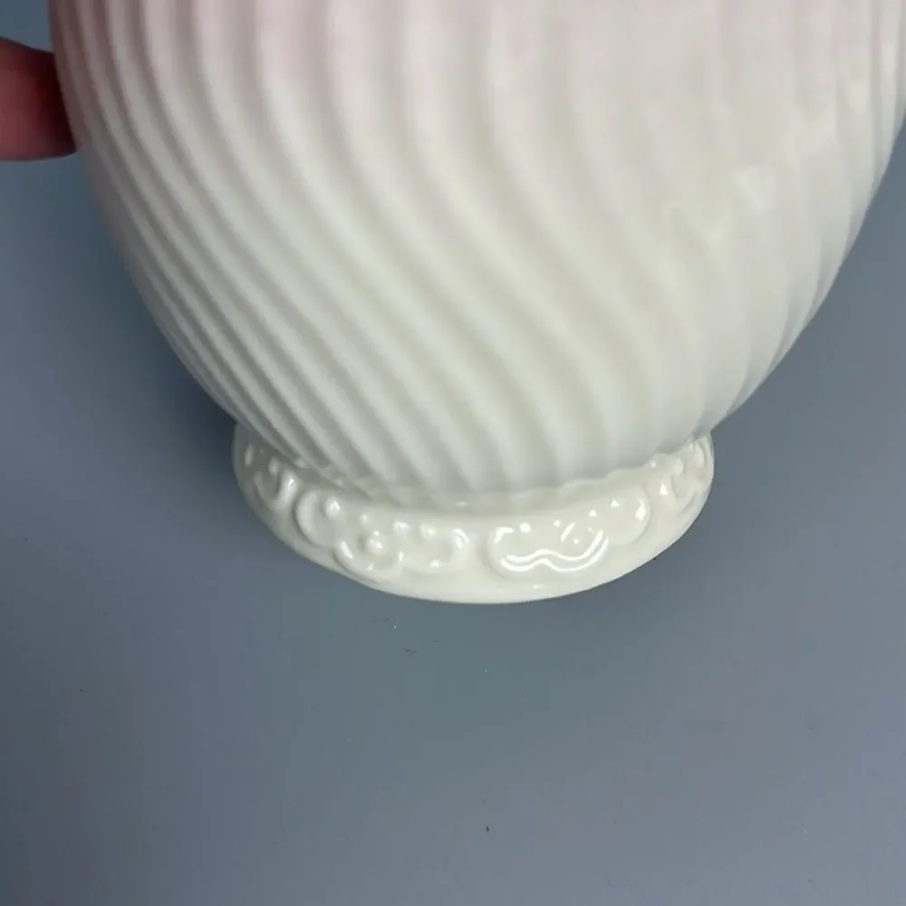 Vintage Belleek Porcelain Vase with Light Pink Glaze & Embossed Patterns 8